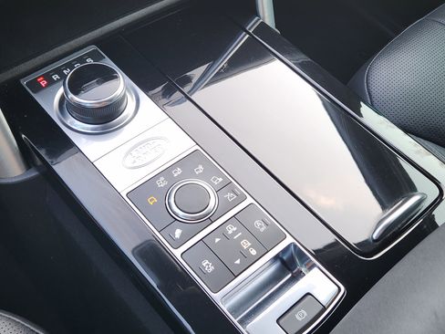 Used 2019 Land Rover Discovery HSE image 21