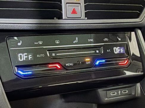 New 2026 Volkswagen Jetta SE FWD image 17