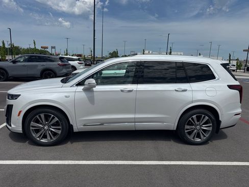 Used 2020 Cadillac XT6 Premium Luxury FWD image 2