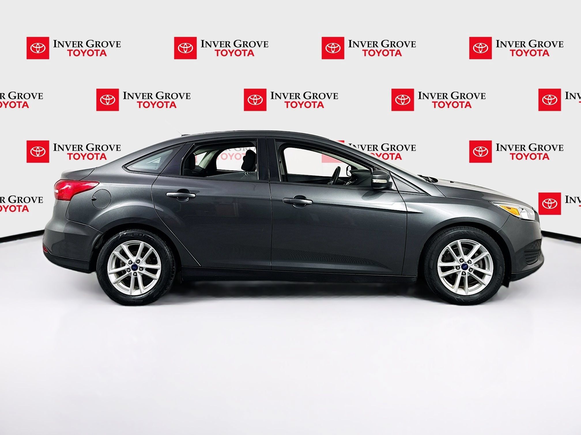 Used 2017 Ford Focus SE FWD image 4