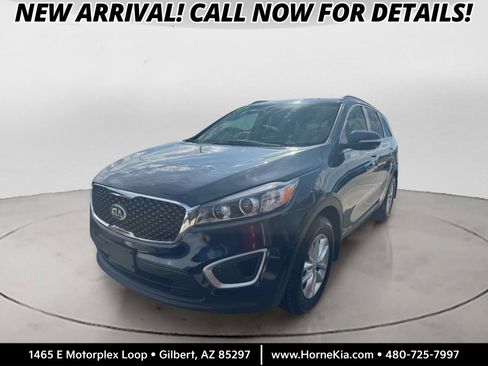 Used 2017 Kia Sorento AWD w/ LX Convenience Package image 1