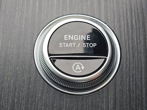 Used 2022 Mercedes-Benz C 300 Sedan image 34