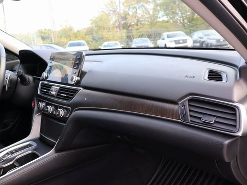 Certified 2019 Honda Accord Touring image 9