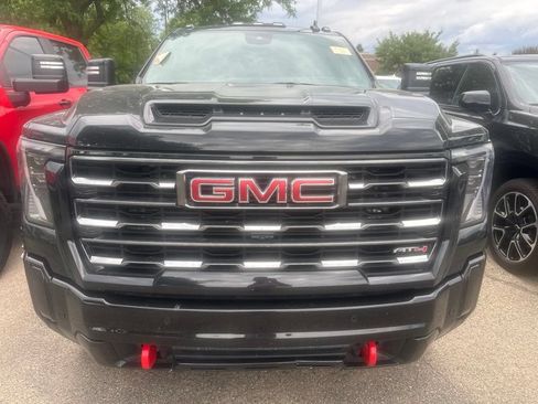 Used 2025 GMC Sierra 3500 AT4 w/ AT4 Premium Plus Package AWD/4WD image 3