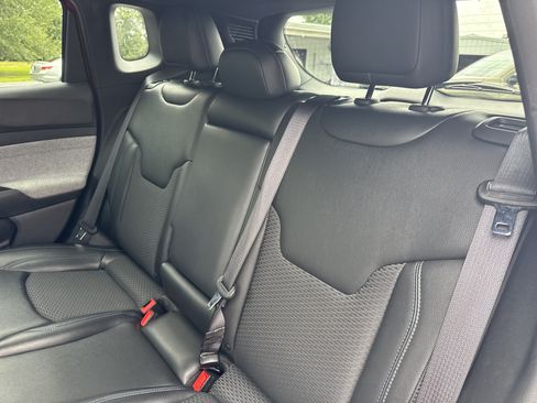 Used 2025 Jeep Compass Latitude AWD/4WD image 24