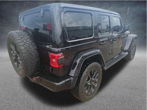 Used 2021 Jeep Wrangler Unlimited Sahara AWD/4WD image 9