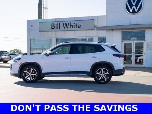 New 2025 Volkswagen Tiguan SE image 3