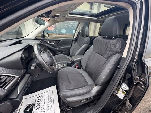 Used 2024 Subaru Forester Premium AWD/4WD image 11