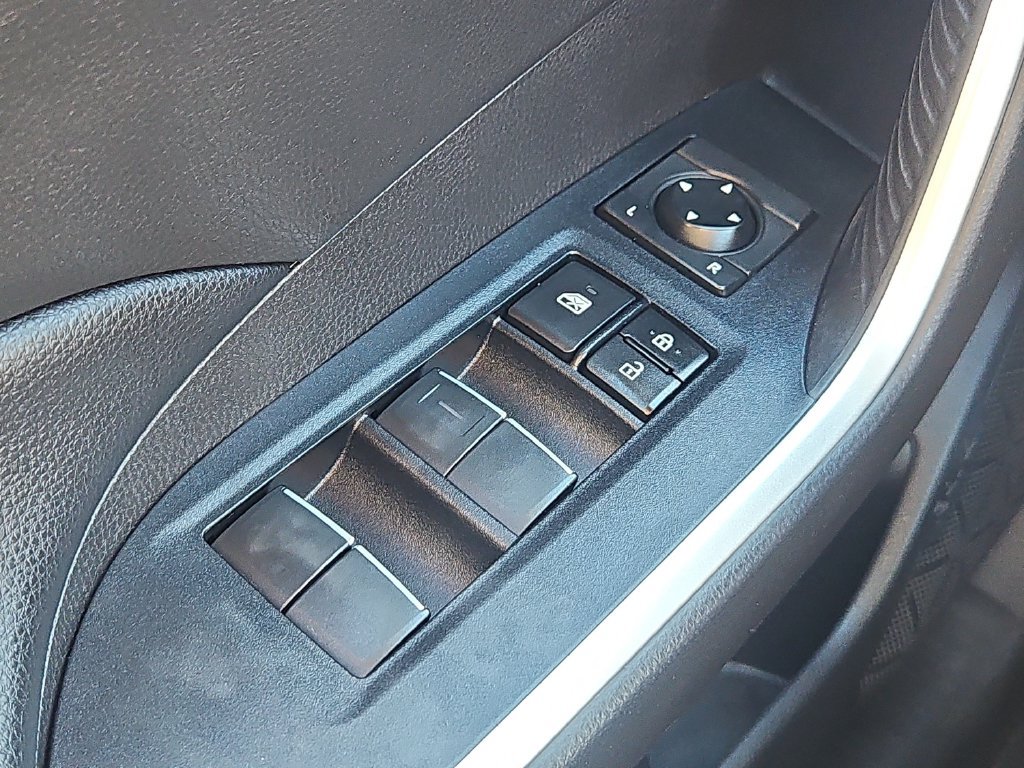 Used 2020 Toyota RAV4 XLE Premium AWD/4WD image 28