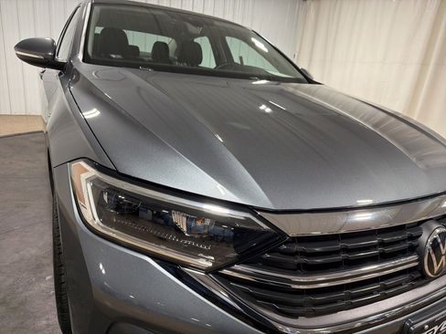 Used 2023 Volkswagen Jetta SEL image 13