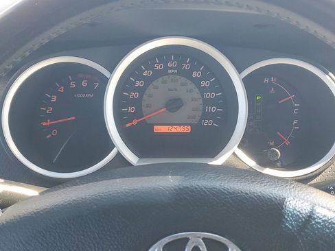 Used 2011 Toyota Tacoma PreRunner image 33