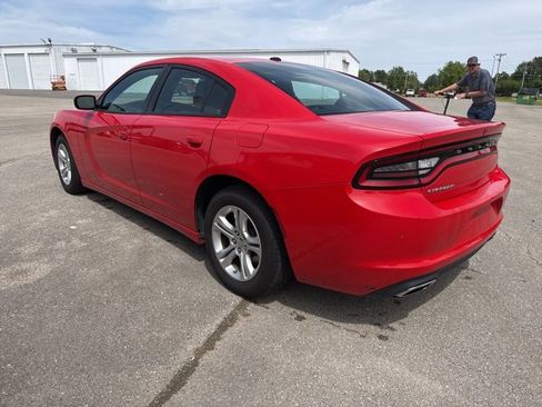 Used 2022 Dodge Charger SXT w/ Leather Interior Group image 11