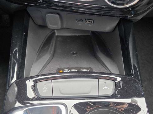 New 2026 Chevrolet Trax RS w/ Sunroof Package FWD image 29