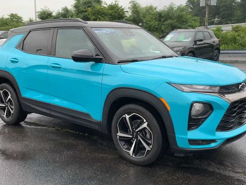 Certified 2021 Chevrolet TrailBlazer RS w/ Technology Package FWD image 2