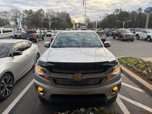 Used 2019 Chevrolet Colorado W/T w/ Custom Special Edition AWD/4WD image 4