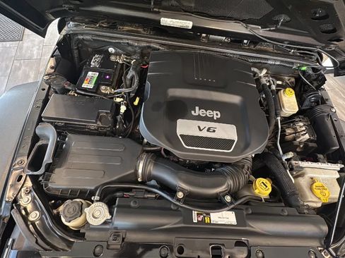Used 2016 Jeep Wrangler Unlimited Sport w/ Connectivity Group AWD/4WD image 55