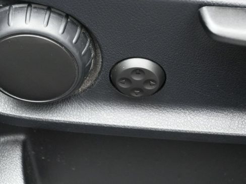 Used 2022 Mercedes-Benz GLB 250 4MATIC image 10