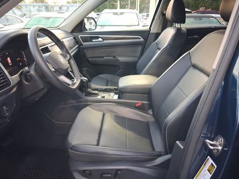 Used 2022 Volkswagen Atlas SE w/ Panoramic Sunroof Package FWD image 9