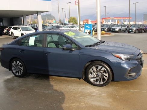 Used 2025 Subaru Legacy Limited image 10