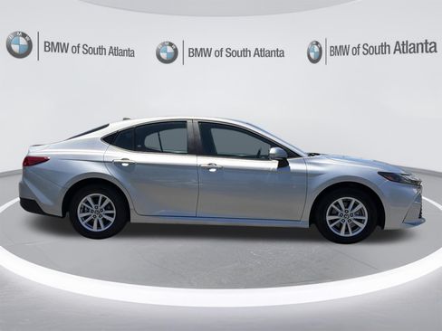 Used 2025 Toyota Camry LE AWD/4WD image 29