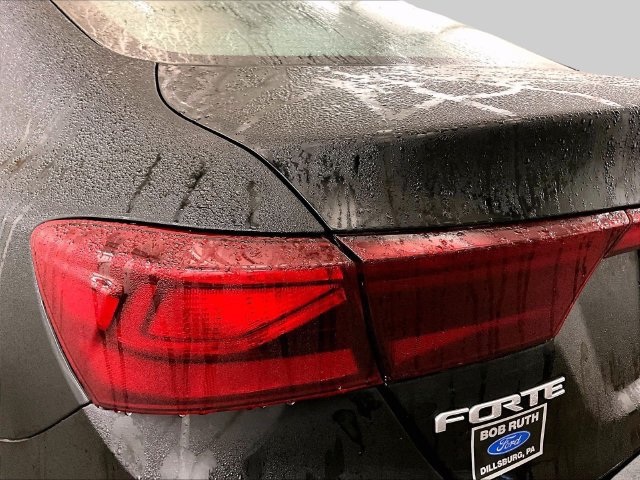 Used 2022 Kia Forte LXS FWD image 28
