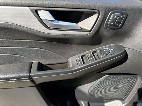 Used 2025 Ford Escape Platinum image 15