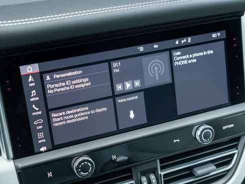 Certified 2023 Porsche Macan Turbo AWD/4WD image 30