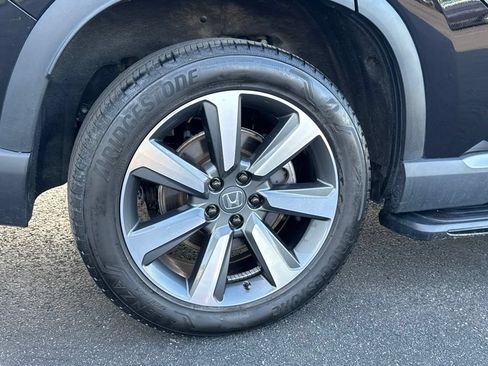 Certified 2025 Honda Pilot Elite image 8