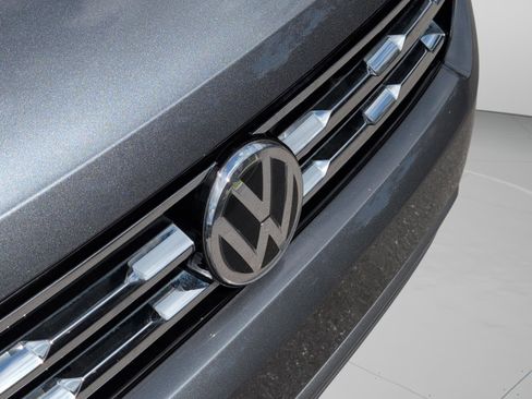 Used 2021 Volkswagen Tiguan S image 12