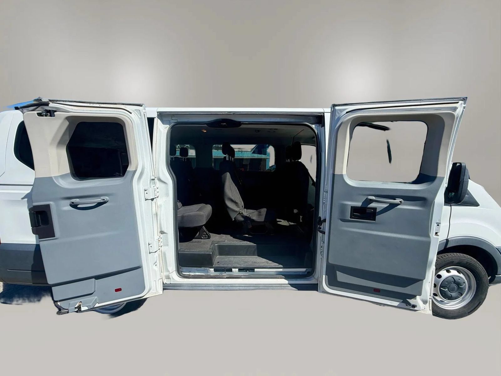 Used 2016 Ford Transit 150 XL RWD image 17