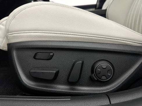 Used 2025 Genesis G70 3.3T Advanced image 35