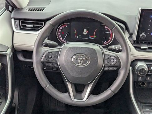 Used 2023 Toyota RAV4 XLE Premium image 18