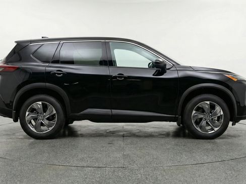 Used 2025 Nissan Rogue SV FWD image 11