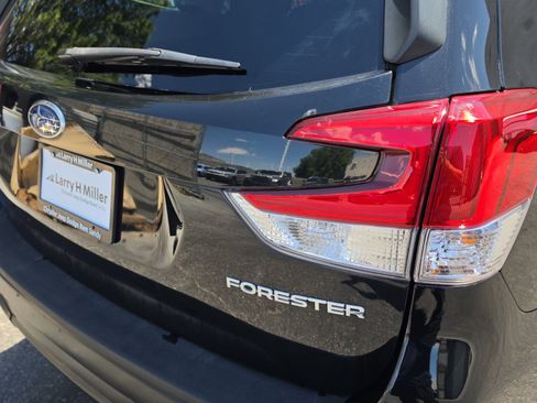 Used 2020 Subaru Forester Premium AWD/4WD image 10
