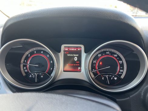 Used 2015 Dodge Journey SXT w/ Flexible Seating Group image 23