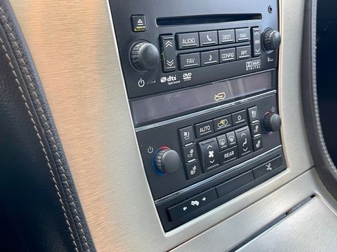 Used 2014 Cadillac Escalade ESV Platinum image 14