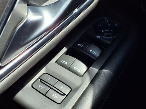 Used 2024 Chevrolet Suburban RST RWD image 17