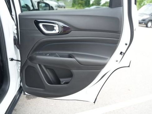 New 2026 Jeep Compass Latitude AWD/4WD image 21