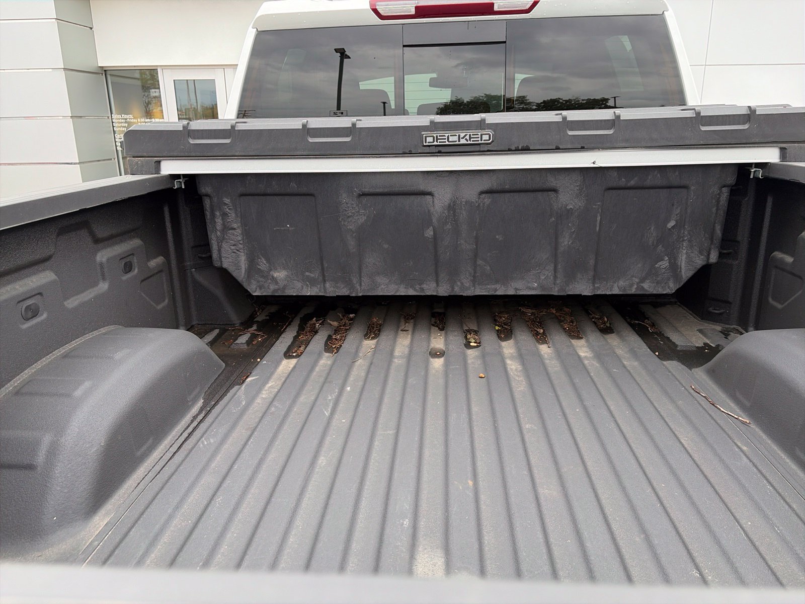 Used 2025 GMC Sierra 2500 SLE w/ SLE Value Package; AWD/4WD image 3