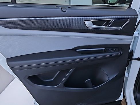 New 2026 Volkswagen Atlas Cross Sport SEL image 21