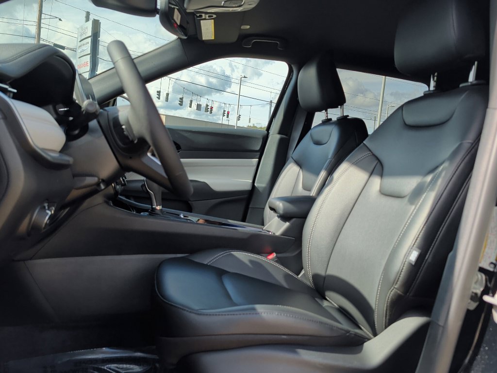 New 2026 Jeep Compass Limited AWD/4WD image 19