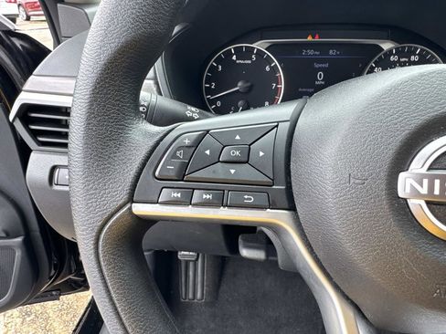 Used 2025 Nissan Altima 2.5 SV FWD image 40