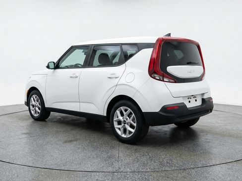 Used 2025 Kia Soul LX w/ LX Technology Package image 6