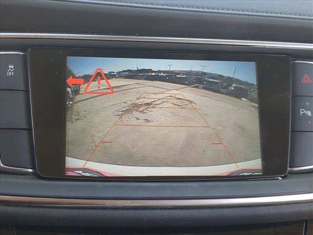 Used 2018 Buick Enclave Essence FWD image 14
