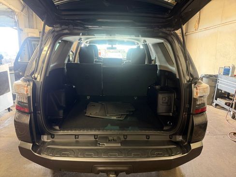 Used 2016 Toyota 4Runner SR5 AWD/4WD image 18