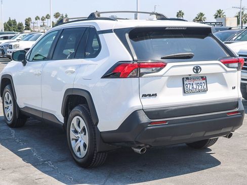 Used 2021 Toyota RAV4 LE FWD image 7