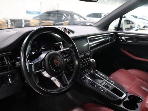 Used 2020 Porsche Macan image 12