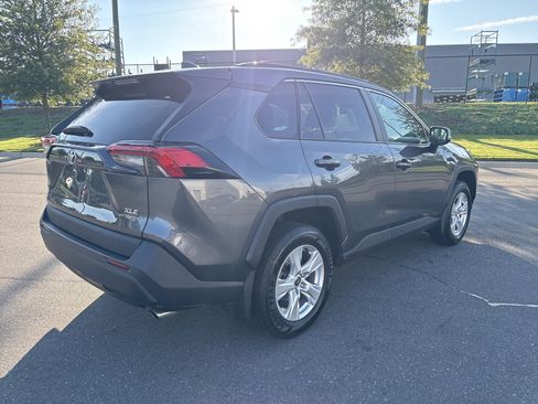 Used 2021 Toyota RAV4 XLE w/ Convenience Package AWD/4WD image 9