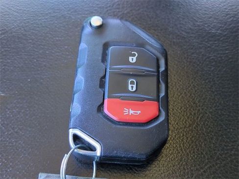 Used 2018 Jeep Wrangler Unlimited Sport S image 27