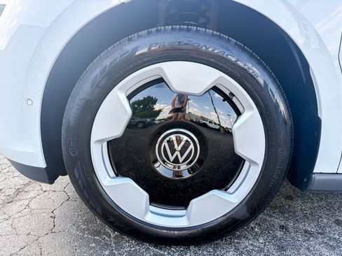 Used 2025 Volkswagen ID. Buzz Pro S RWD image 13